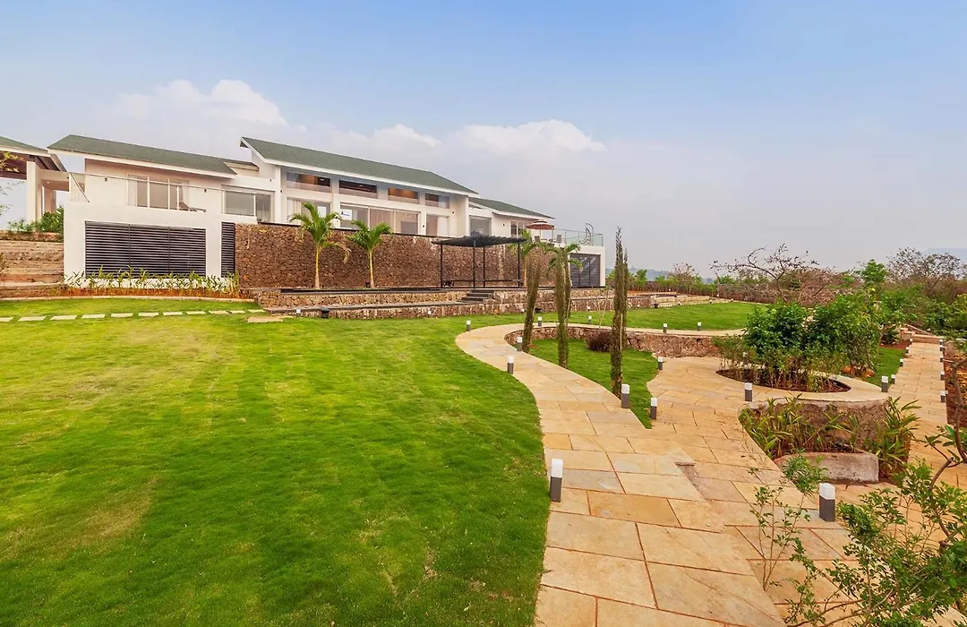 Stayvista's Villa 107: Mountain-View Luxury with Infinity Pool-1