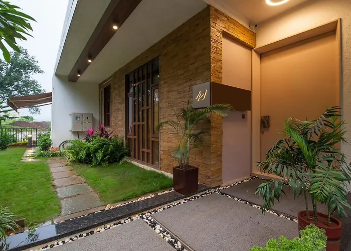 Villa 41 By Stayvista - A Chic Retreat With A Pool, Poker Table, And A Theater Room Lonavala