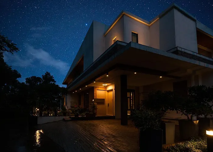 Villa 41 By Stayvista - A Chic Retreat With A Pool, Poker Table, And A Theater Room Lonavala
